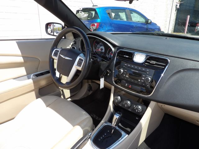 2013 Chrysler 200 Touring | Dalton, GA | Paniagua Auto Mall 2013 Chrysler 200 Touring | Dalton, GA | Paniagua Auto Mall