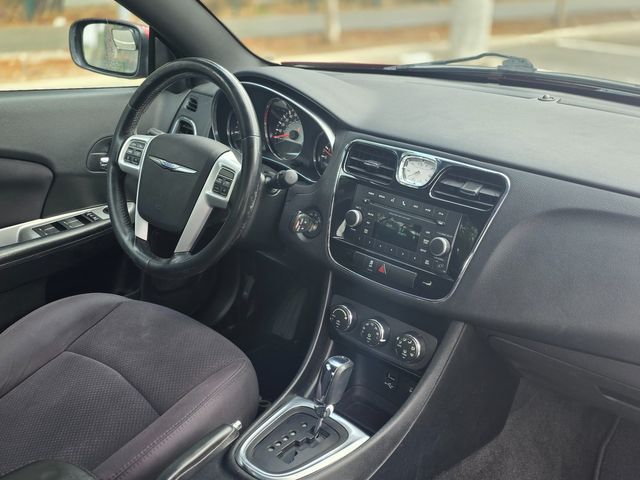 2013 Chrysler 200 Touring 2013 Chrysler 200 Touring