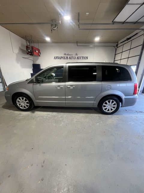 2013 Chrysler Town and Country Touring | Annapolis, MD | Annapolis Public Auto Auction