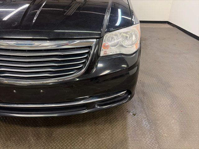 2013 Chrysler Town and Country Touring-L