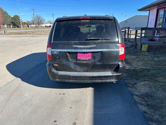 2013 Chrysler Town and Country Touring