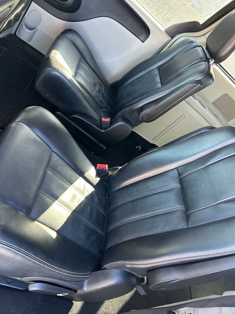 2013 Chrysler Town and Country Touring