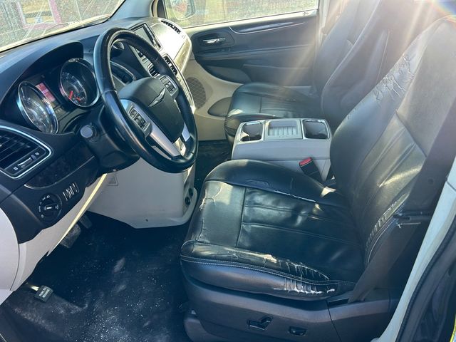 2013 Chrysler Town and Country Touring