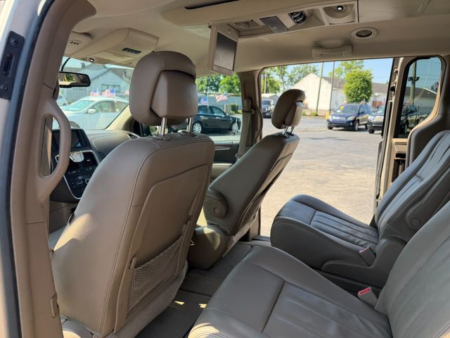 2013 Chrysler Town and Country Touring | Nashville, TN | Auto Mart Used Cars Inc.