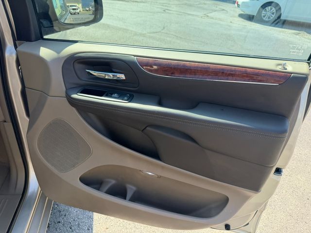 2013 Chrysler Town and Country Touring | Nashville, TN | Auto Mart Used Cars Inc.