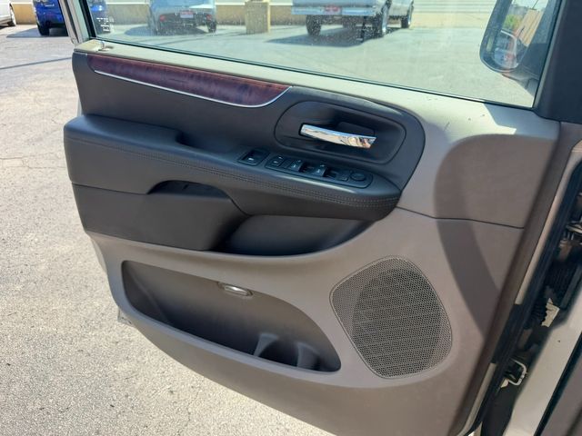 2013 Chrysler Town and Country Touring | Nashville, TN | Auto Mart Used Cars Inc. 2013 Chrysler Town and Country Touring | Nashville, TN | Auto Mart Used Cars Inc.