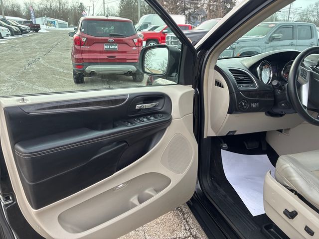 2013 Chrysler Town and Country Touring-L | Ontario, OH | New Haven Auto Sales 2013 Chrysler Town and Country Touring-L | Ontario, OH | New Haven Auto Sales