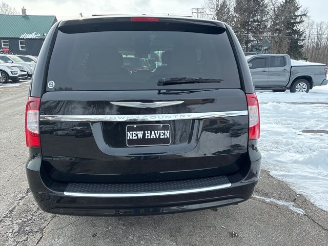 2013 Chrysler Town and Country Touring-L | Ontario, OH | New Haven Auto Sales