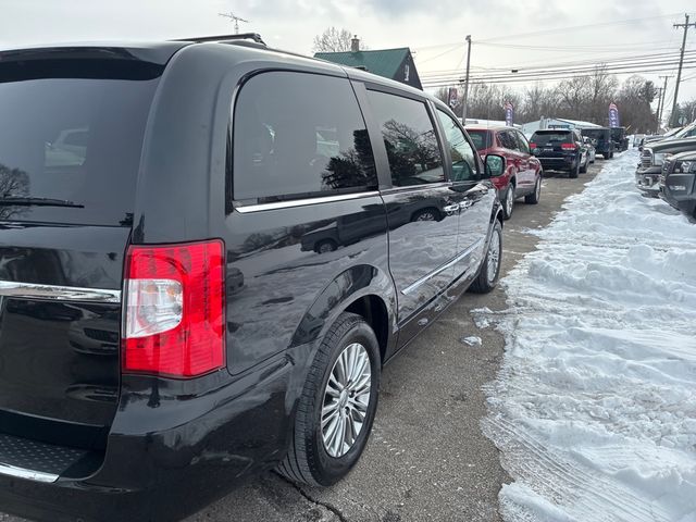 2013 Chrysler Town and Country Touring-L | Ontario, OH | New Haven Auto Sales 2013 Chrysler Town and Country Touring-L | Ontario, OH | New Haven Auto Sales