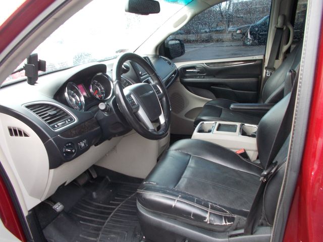 2013 Chrysler Town and Country Touring