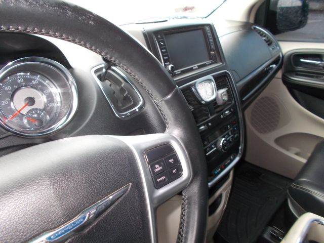 2013 Chrysler Town and Country Touring