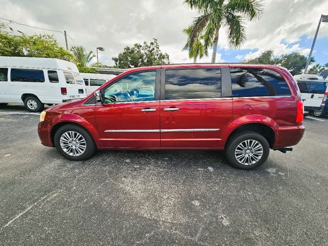 2013 Chrysler Town and Country Touring-L Wheelchair Van Handicap Ramp Van