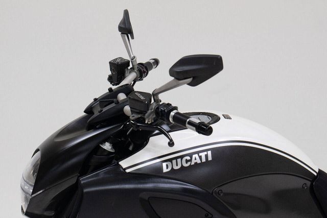 2013 Ducati Diavel 135/1000 | Houston, TX | Houston Auto Credit