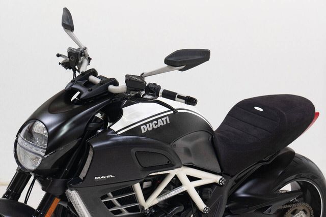 2013 Ducati Diavel 135/1000 | Houston, TX | Houston Auto Credit 2013 Ducati Diavel 135/1000 | Houston, TX | Houston Auto Credit