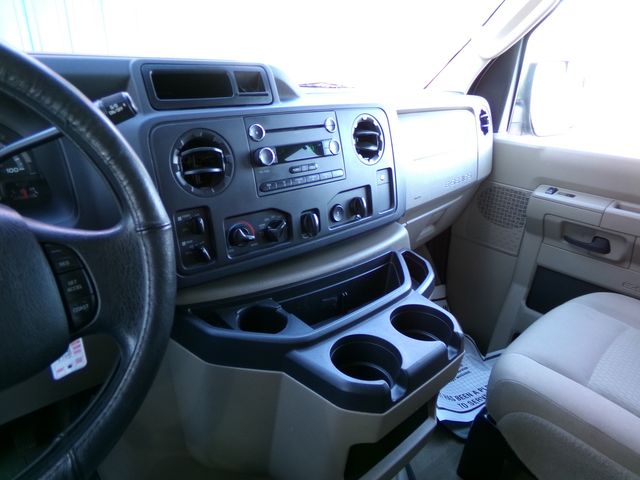 2013 Ford E-Series 12 Pass. E-350 SD XLT