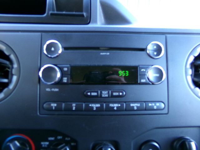 2013 Ford E-Series 12 Pass. E-350 SD XLT