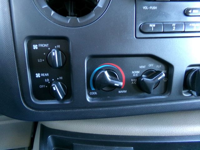 2013 Ford E-Series 12 Pass. E-350 SD XLT