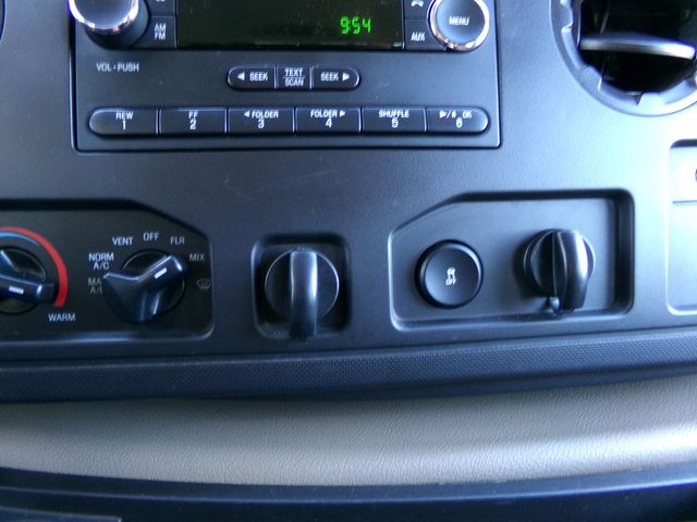 2013 Ford E-Series 12 Pass. E-350 SD XLT