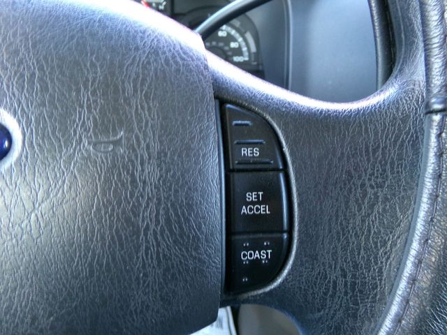 2013 Ford E-Series 12 Pass. E-350 SD XLT