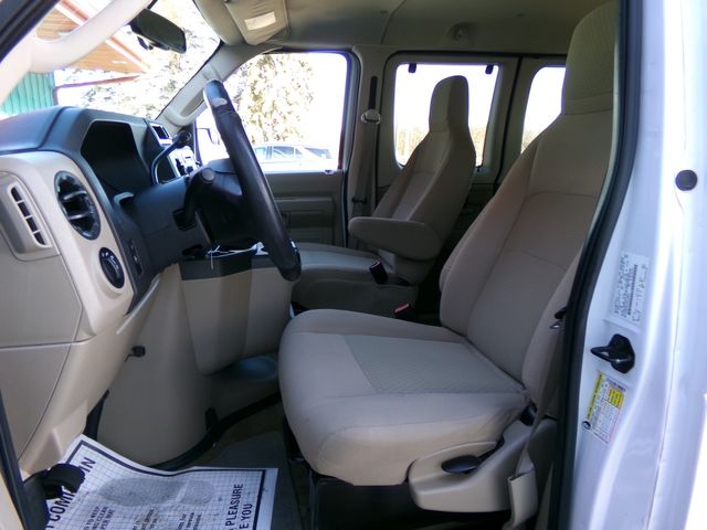 2013 Ford E-Series 12 Pass. E-350 SD XLT