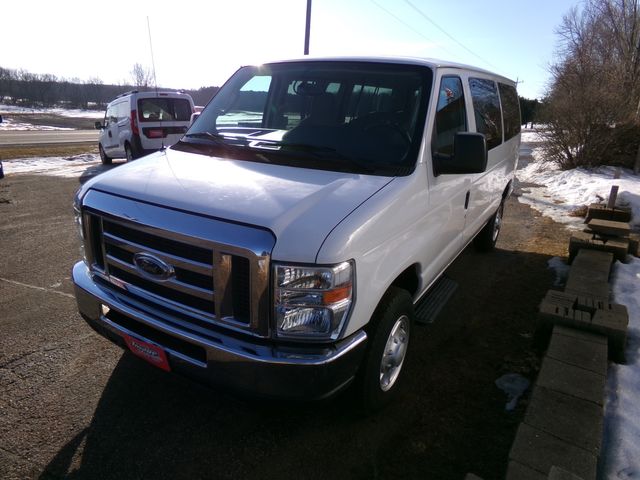 2013 Ford E-Series 12 Pass. E-350 SD XLT