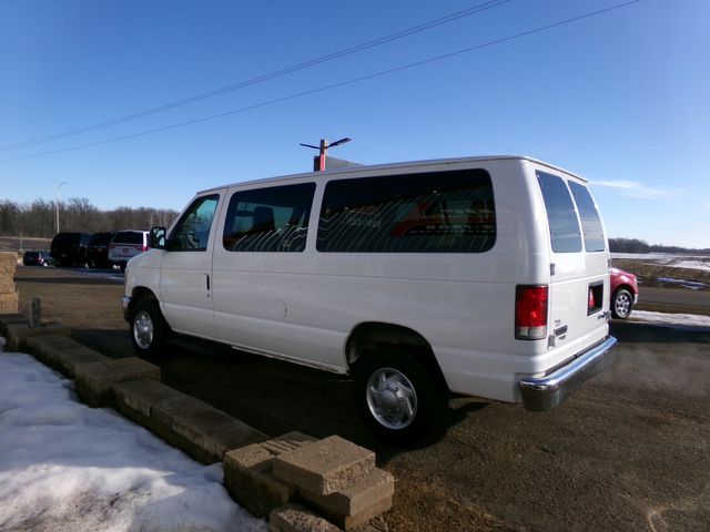 2013 Ford E-Series 12 Pass. E-350 SD XLT