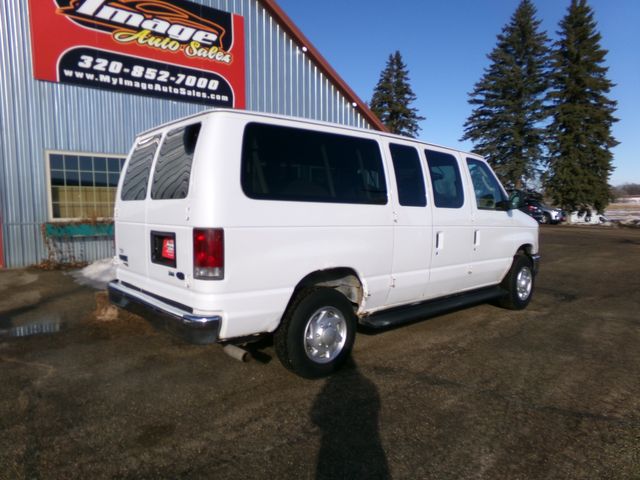 2013 Ford E-Series 12 Pass. E-350 SD XLT