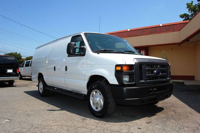 2013 Ford E-Series E-350 SD | Charlotte, North Carolina | ADVENTURE VANS 2013 Ford E-Series E-350 SD | Charlotte, North Carolina | ADVENTURE VANS
