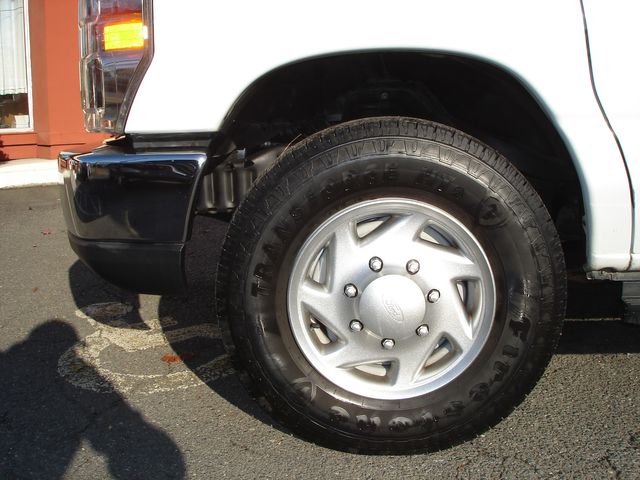 2013 Ford E-Series E-350 SD XLT - 15 PASSENGER | Charlotte, North Carolina | ADVENTURE VANS 2013 Ford E-Series E-350 SD XLT - 15 PASSENGER | Charlotte, North Carolina | ADVENTURE VANS