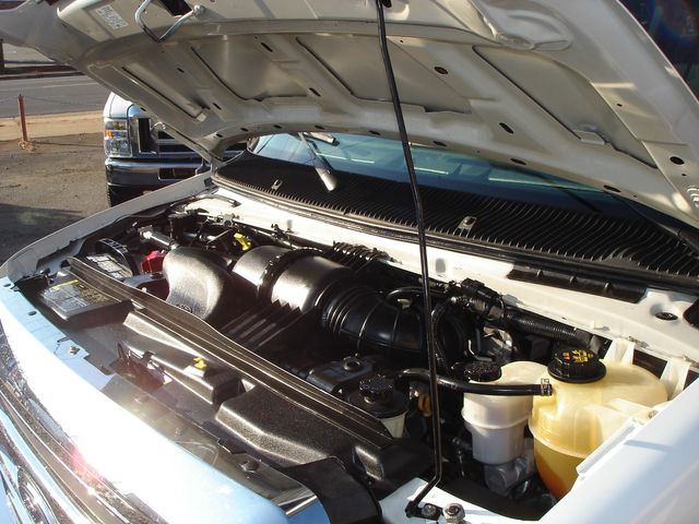 2013 Ford E-Series E-350 SD XLT - 15 PASSENGER | Charlotte, North Carolina | ADVENTURE VANS 2013 Ford E-Series E-350 SD XLT - 15 PASSENGER | Charlotte, North Carolina | ADVENTURE VANS