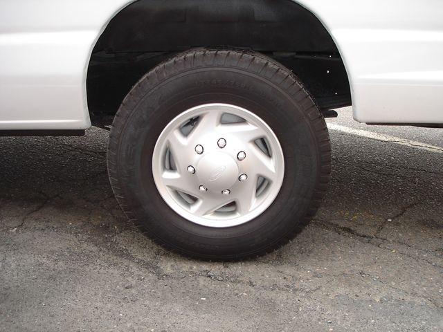 2013 Ford E-Series E-350 SD | Charlotte, North Carolina | ADVENTURE VANS