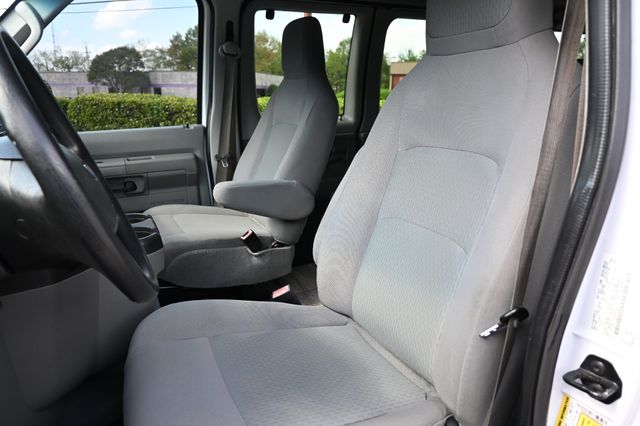 2013 Ford E-Series E-350 SD XLT