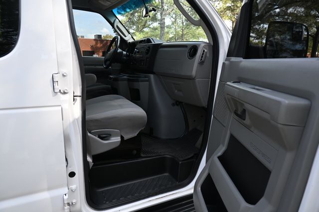 2013 Ford E-Series E-350 SD XLT