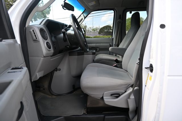 2013 Ford E-Series E-350 SD XLT