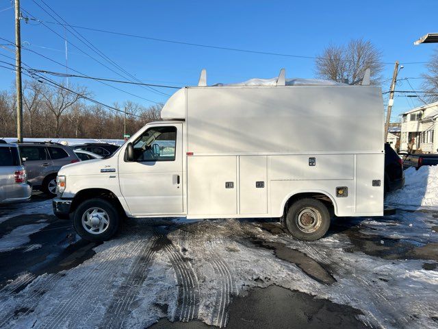 2013 Ford E-Series E-350 SD