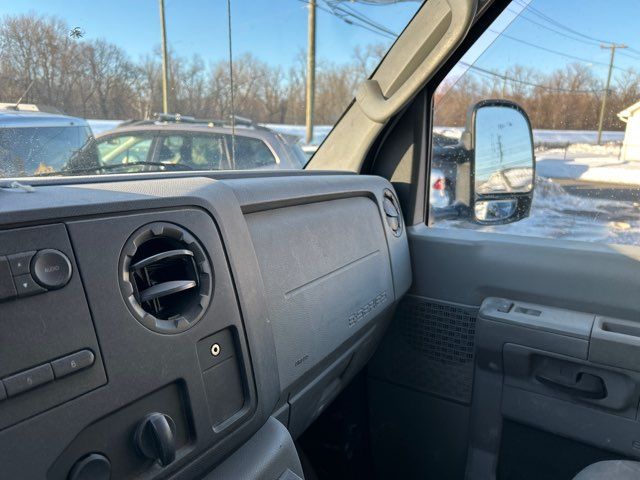 2013 Ford E-Series E-350 SD