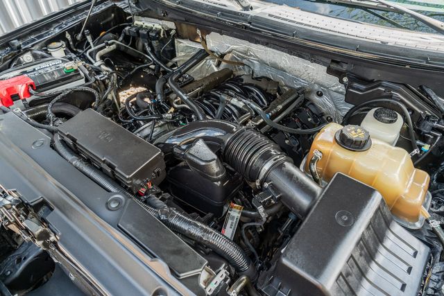 2013 Ford F-150 FX4 CREW CAB 4X4 / 5.0 COYOTE / CLEAN CARFAX | Austin, TX | Rocky Mountain Truck Stop Austin