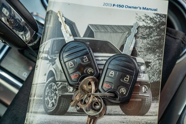 2013 Ford F-150 FX4 CREW CAB 4X4 / 5.0 COYOTE / CLEAN CARFAX | Austin, TX | Rocky Mountain Truck Stop Austin