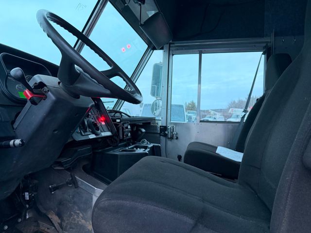 2013 Freightliner MT45