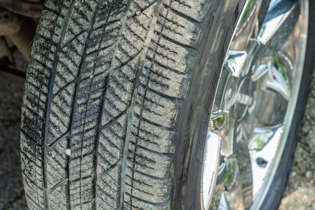 2013 GMC Sierra 1500 SLE White Diamond Edition / WELL SERVICED / RWD | Austin, TX | Rocky Mountain Truck Stop Austin 2013 GMC Sierra 1500 SLE White Diamond Edition / WELL SERVICED / RWD | Austin, TX | Rocky Mountain Truck Stop Austin