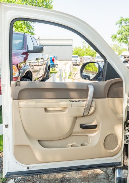 2013 GMC Sierra 1500 SLE White Diamond Edition / WELL SERVICED / RWD | Austin, TX | Rocky Mountain Truck Stop Austin 2013 GMC Sierra 1500 SLE White Diamond Edition / WELL SERVICED / RWD | Austin, TX | Rocky Mountain Truck Stop Austin