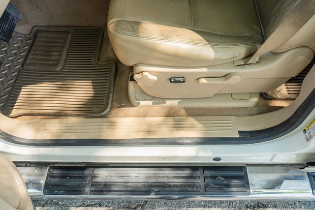 2013 GMC Sierra 1500 SLE White Diamond Edition / WELL SERVICED / RWD | Austin, TX | Rocky Mountain Truck Stop Austin 2013 GMC Sierra 1500 SLE White Diamond Edition / WELL SERVICED / RWD | Austin, TX | Rocky Mountain Truck Stop Austin