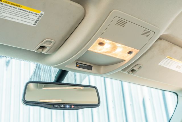 2013 GMC Sierra 1500 SLE White Diamond Edition / WELL SERVICED / RWD | Austin, TX | Rocky Mountain Truck Stop Austin 2013 GMC Sierra 1500 SLE White Diamond Edition / WELL SERVICED / RWD | Austin, TX | Rocky Mountain Truck Stop Austin