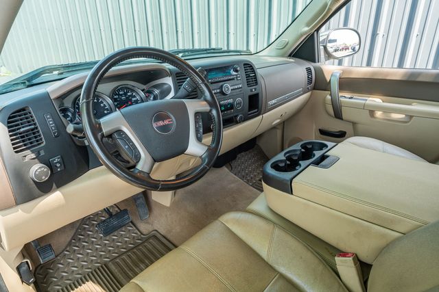 2013 GMC Sierra 1500 SLE White Diamond Edition / WELL SERVICED / RWD | Austin, TX | Rocky Mountain Truck Stop Austin 2013 GMC Sierra 1500 SLE White Diamond Edition / WELL SERVICED / RWD | Austin, TX | Rocky Mountain Truck Stop Austin