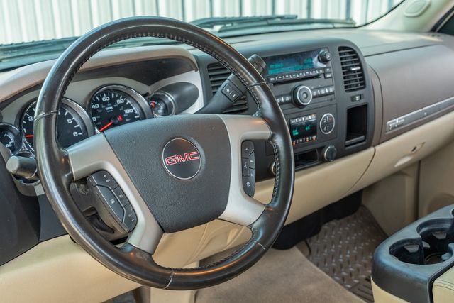 2013 GMC Sierra 1500 SLE White Diamond Edition / WELL SERVICED / RWD | Austin, TX | Rocky Mountain Truck Stop Austin 2013 GMC Sierra 1500 SLE White Diamond Edition / WELL SERVICED / RWD | Austin, TX | Rocky Mountain Truck Stop Austin