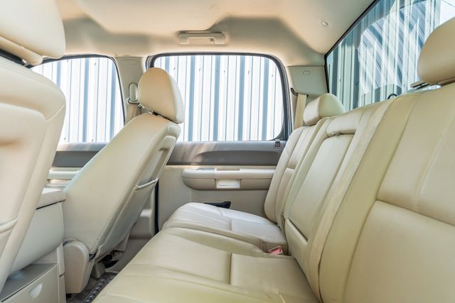 2013 GMC Sierra 1500 SLE White Diamond Edition / WELL SERVICED / RWD | Austin, TX | Rocky Mountain Truck Stop Austin 2013 GMC Sierra 1500 SLE White Diamond Edition / WELL SERVICED / RWD | Austin, TX | Rocky Mountain Truck Stop Austin