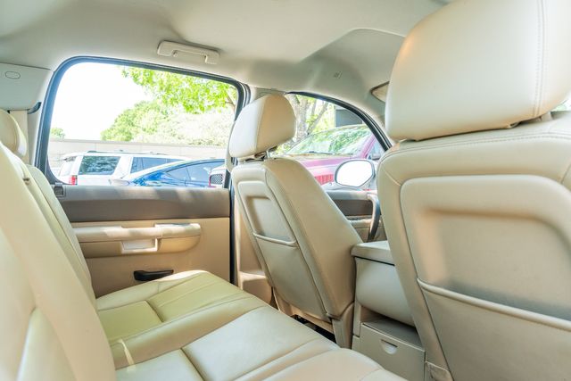 2013 GMC Sierra 1500 SLE White Diamond Edition / WELL SERVICED / RWD | Austin, TX | Rocky Mountain Truck Stop Austin 2013 GMC Sierra 1500 SLE White Diamond Edition / WELL SERVICED / RWD | Austin, TX | Rocky Mountain Truck Stop Austin