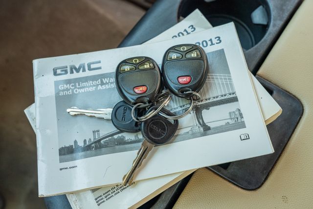 2013 GMC Sierra 1500 SLE White Diamond Edition / WELL SERVICED / RWD | Austin, TX | Rocky Mountain Truck Stop Austin 2013 GMC Sierra 1500 SLE White Diamond Edition / WELL SERVICED / RWD | Austin, TX | Rocky Mountain Truck Stop Austin