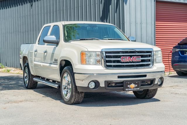2013 GMC Sierra 1500 SLE White Diamond Edition / WELL SERVICED / RWD | Austin, TX | Rocky Mountain Truck Stop Austin 2013 GMC Sierra 1500 SLE White Diamond Edition / WELL SERVICED / RWD | Austin, TX | Rocky Mountain Truck Stop Austin