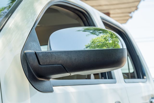 2013 GMC Sierra 1500 SLE White Diamond Edition / WELL SERVICED / RWD | Austin, TX | Rocky Mountain Truck Stop Austin 2013 GMC Sierra 1500 SLE White Diamond Edition / WELL SERVICED / RWD | Austin, TX | Rocky Mountain Truck Stop Austin